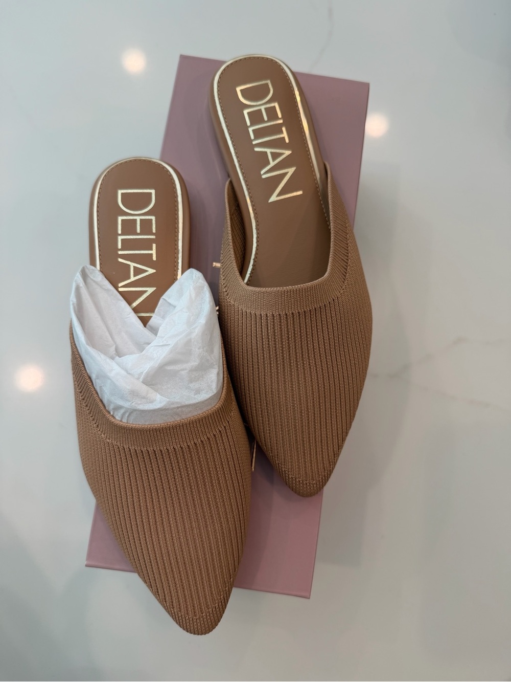 NEW in box. Deltan Willow Camel Knit Pointed Toe Mule Flats Size 7